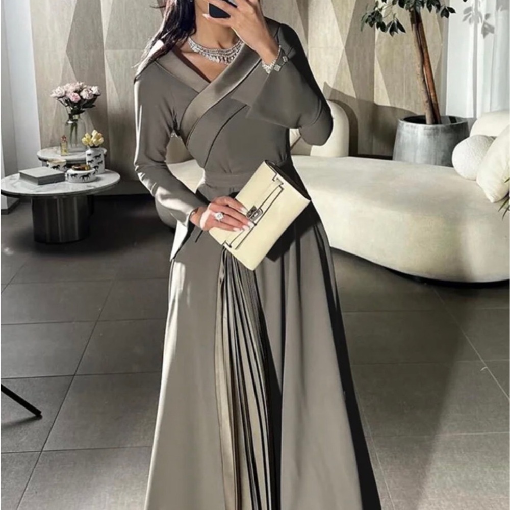 Gorgeous gown nwt middle eastern designer
